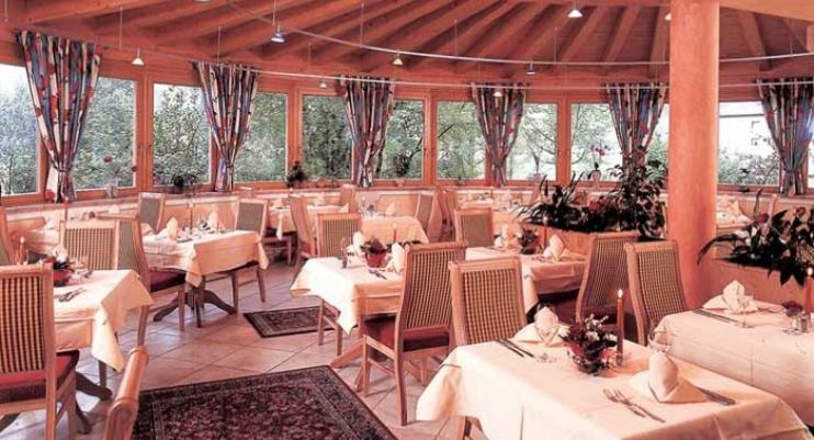 Tyrol Hotel