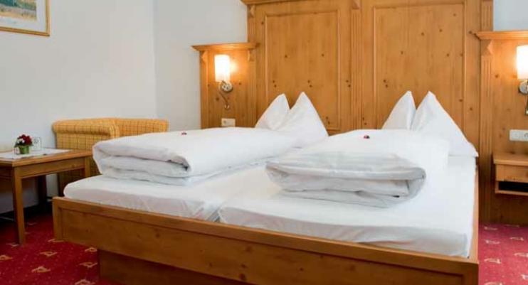 Tyrol Hotel